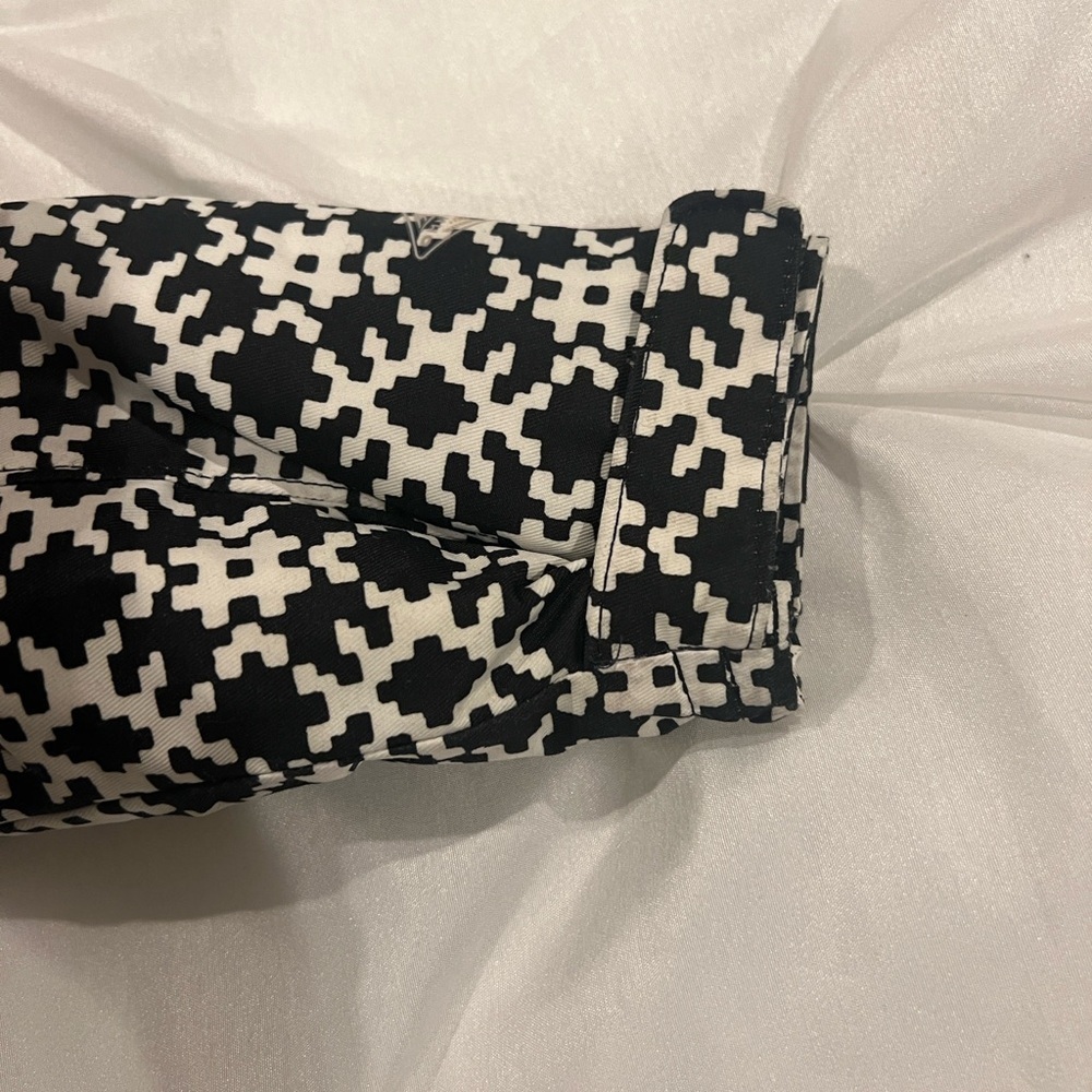 NWOT Stylish Black and White Girls Jacket Size 18-24 - Picture 6 of 12